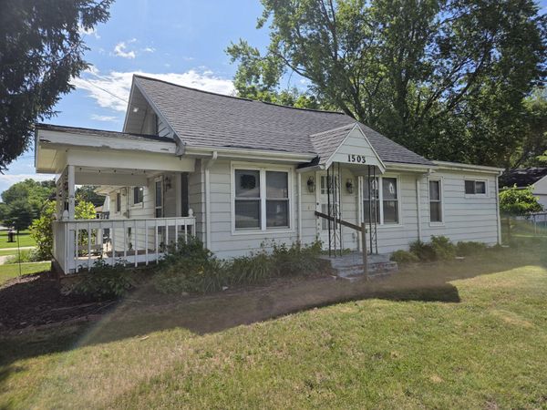 1503 Warren Avenue, Jackson, MI 49203