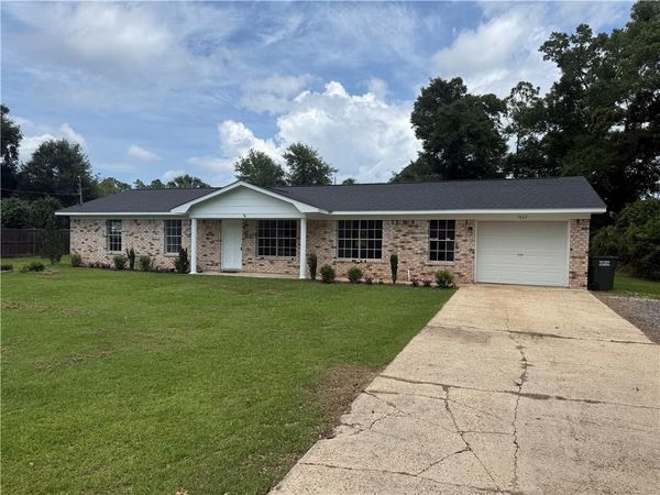 7662 Simmons Drive, Foley, AL 36535