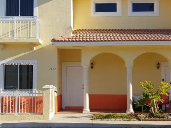 7477 NW 181 , Hialeah, FL 33015