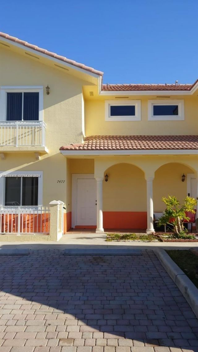 7477 NW 181 , Hialeah, FL 33015 Photo