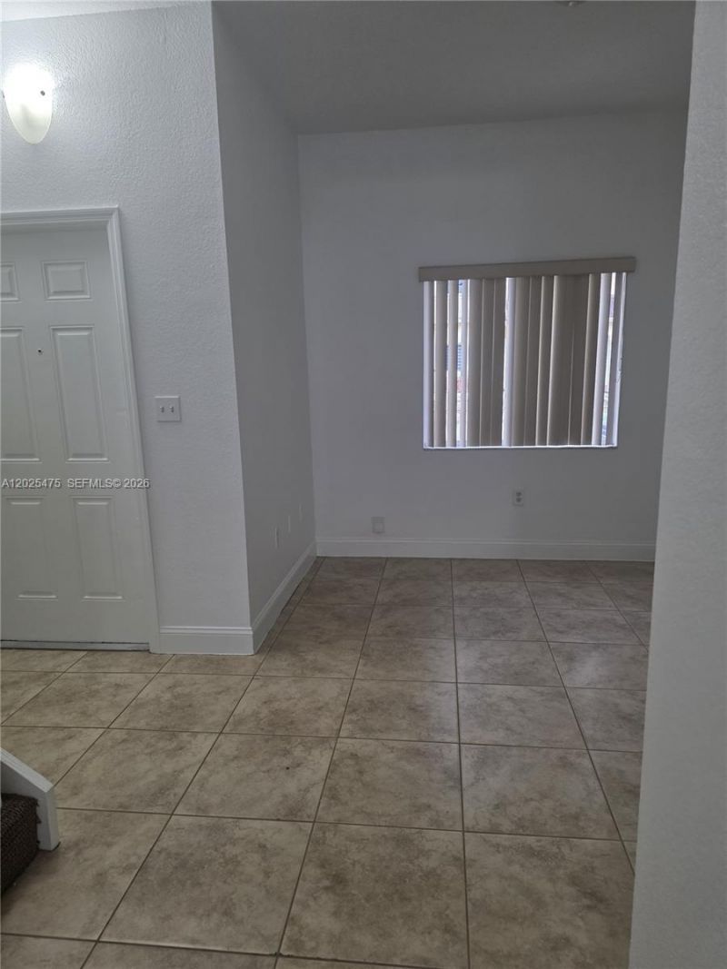 7477 NW 181 , Hialeah, FL 33015 Photo