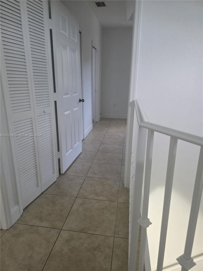 7477 NW 181 , Hialeah, FL 33015 Photo