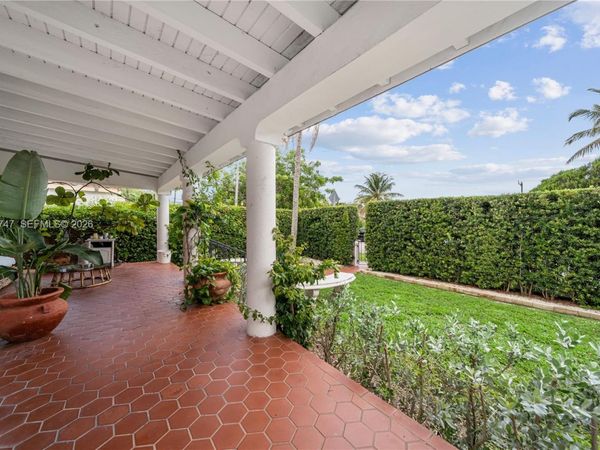 2421 SW 26th Ln , Miami, FL 33133