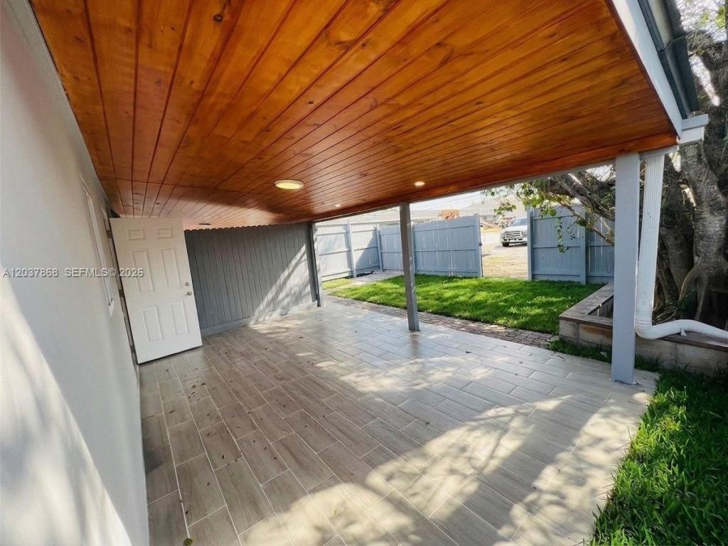 2434 Polk St, Hollywood, FL 33020 Photo