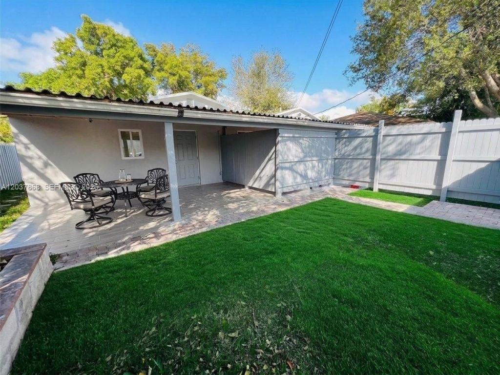 2434 Polk St, Hollywood, FL 33020 Photo