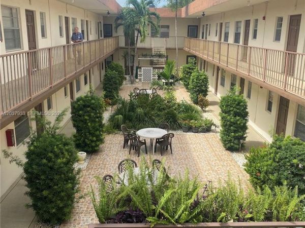 415 NE 2nd St , Unit 222, Hallandale Beach, FL 33009