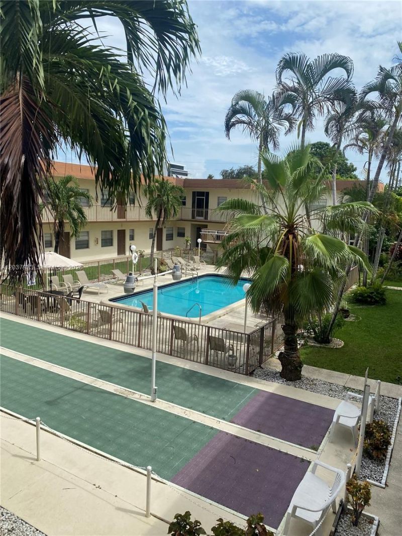 415 NE 2nd St, Unit 222, Hallandale Beach, FL 33009 Photo