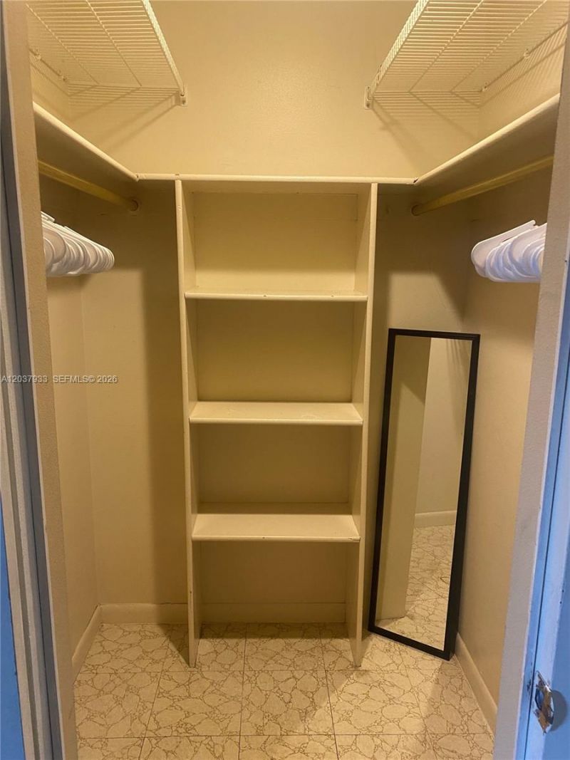 415 NE 2nd St, Unit 222, Hallandale Beach, FL 33009 Photo
