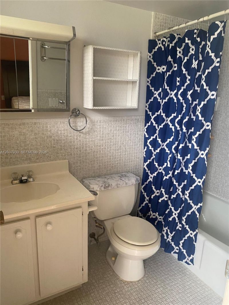415 NE 2nd St, Unit 222, Hallandale Beach, FL 33009 Photo