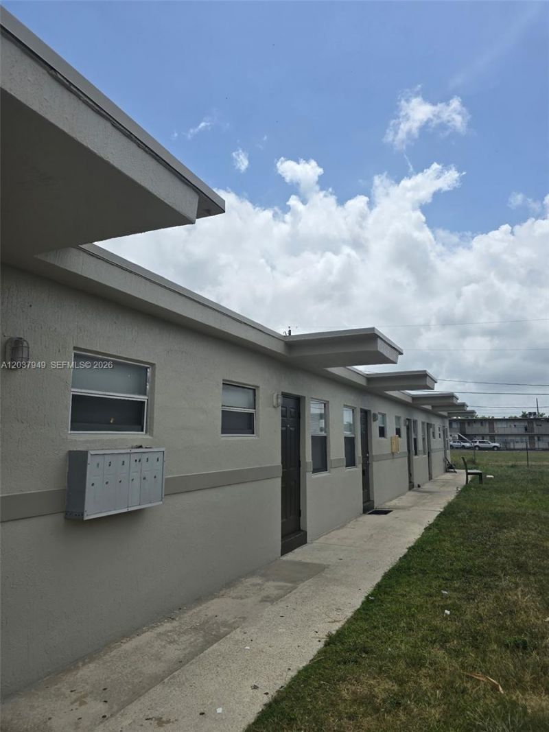 320 SW 11th Ave, Unit 2, Homestead, FL 33030 Photo