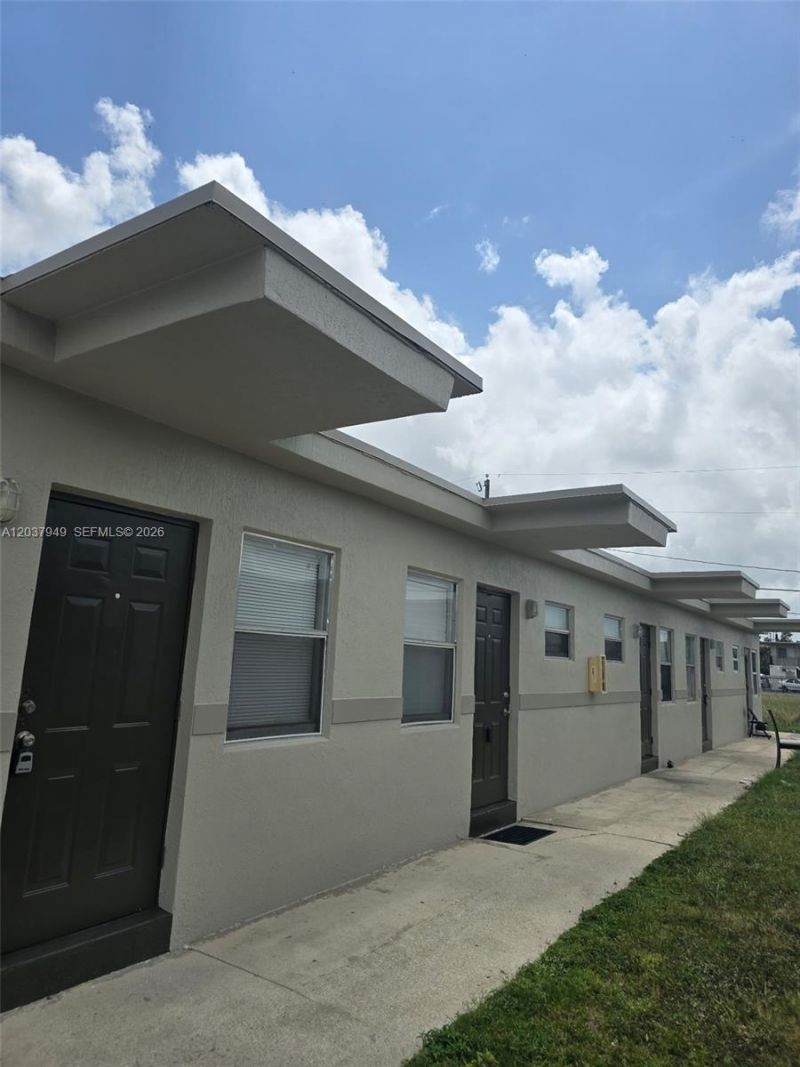 320 SW 11th Ave, Unit 2, Homestead, FL 33030 Photo