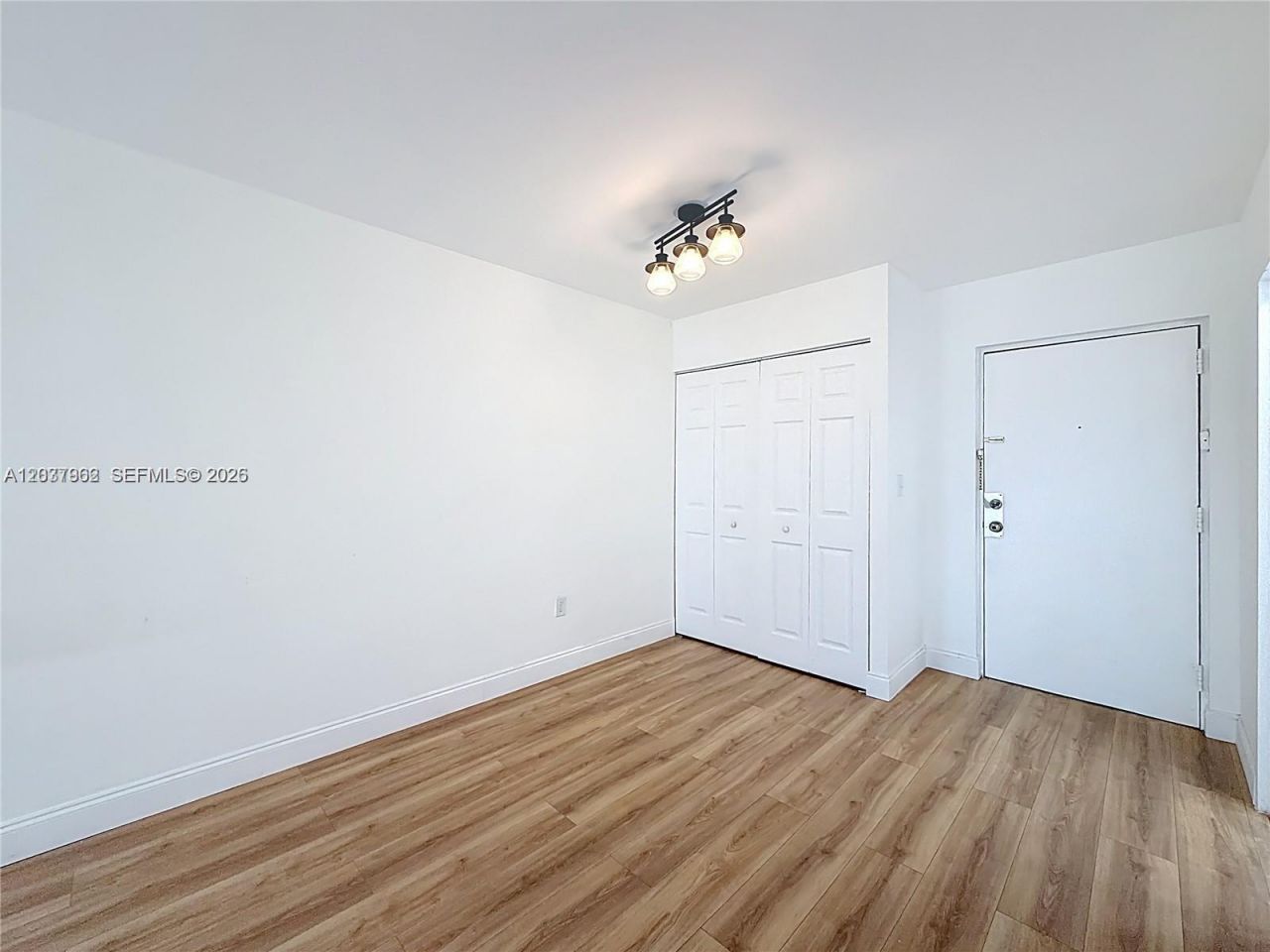 17560 Atlantic Blvd , Unit 501, Sunny Isles Beach, FL 33160 Photo