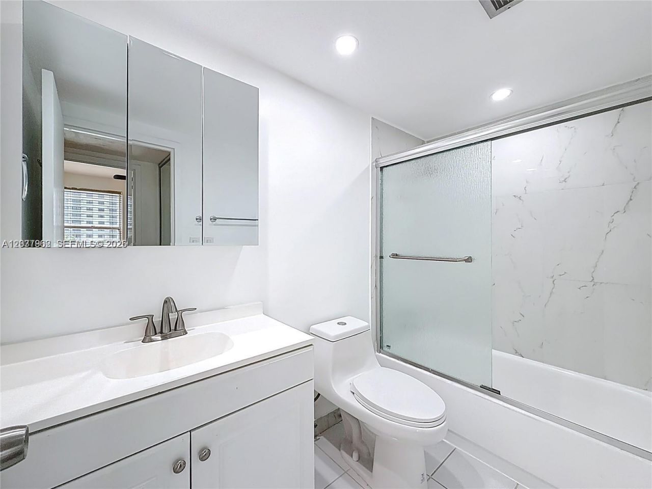 17560 Atlantic Blvd , Unit 501, Sunny Isles Beach, FL 33160 Photo