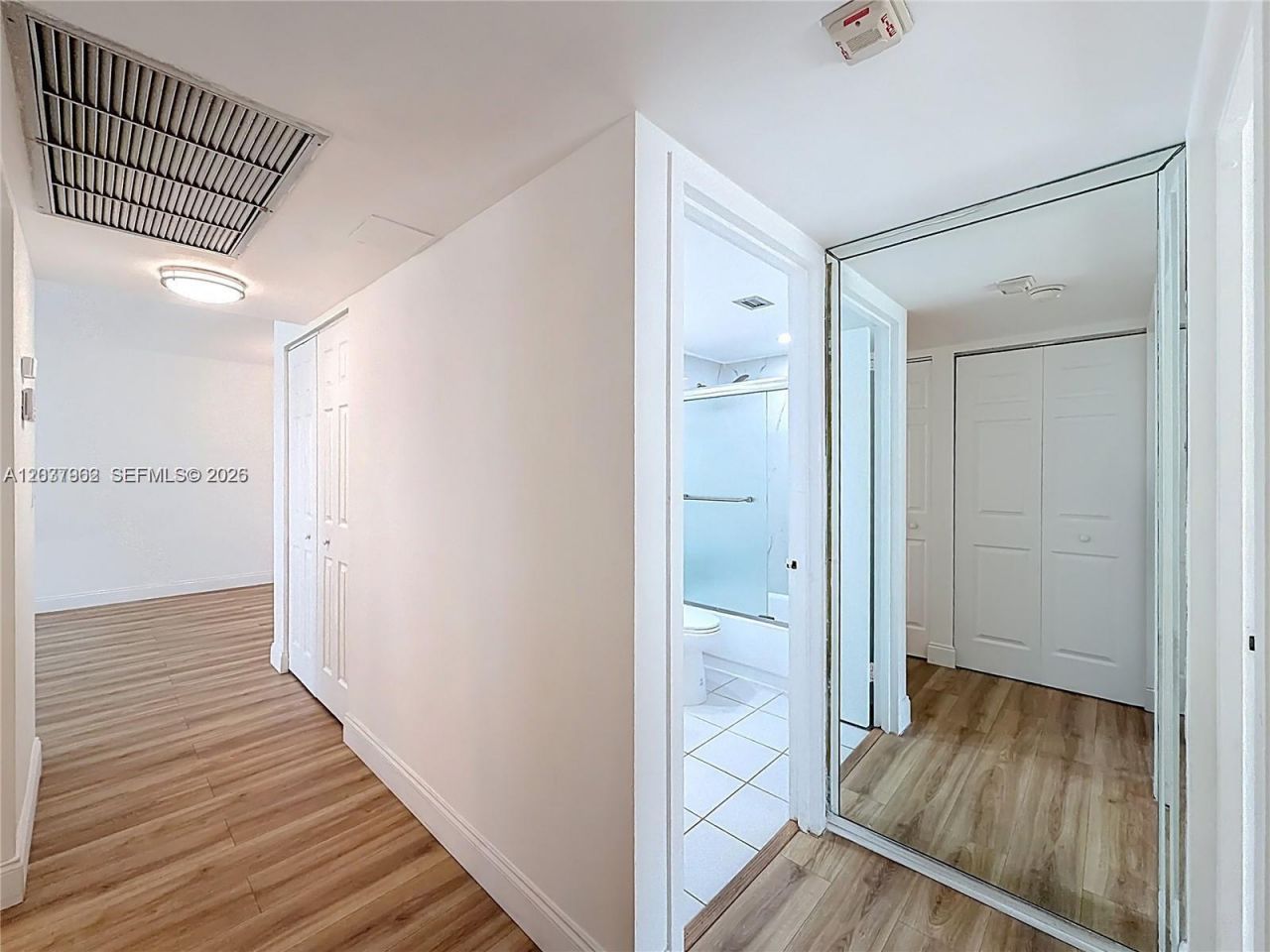 17560 Atlantic Blvd , Unit 501, Sunny Isles Beach, FL 33160 Photo