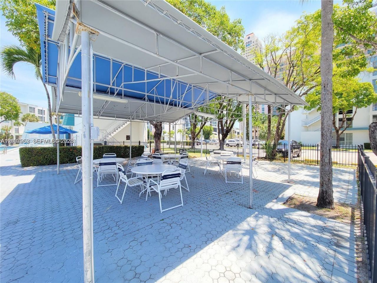 17560 Atlantic Blvd , Unit 501, Sunny Isles Beach, FL 33160 Photo