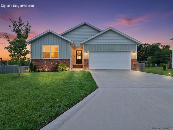 503 N Pine Leaf Road , Nixa, MO 65714