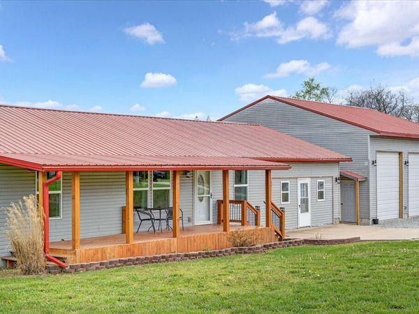 512 Paradise Lane , Sparta, MO 65753