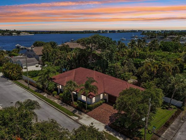 15 Wellesley Drive, Lake Worth Beach, FL 33460
