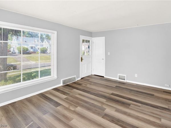 21412 Watson Road , Maple Heights, OH 44137