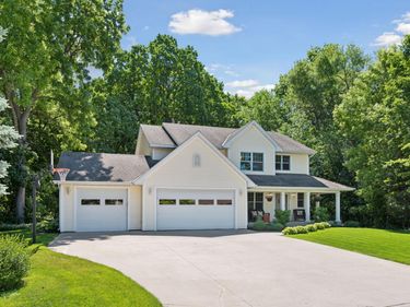 8469 Woodland Curve , Saint Bonifacius, MN 55375