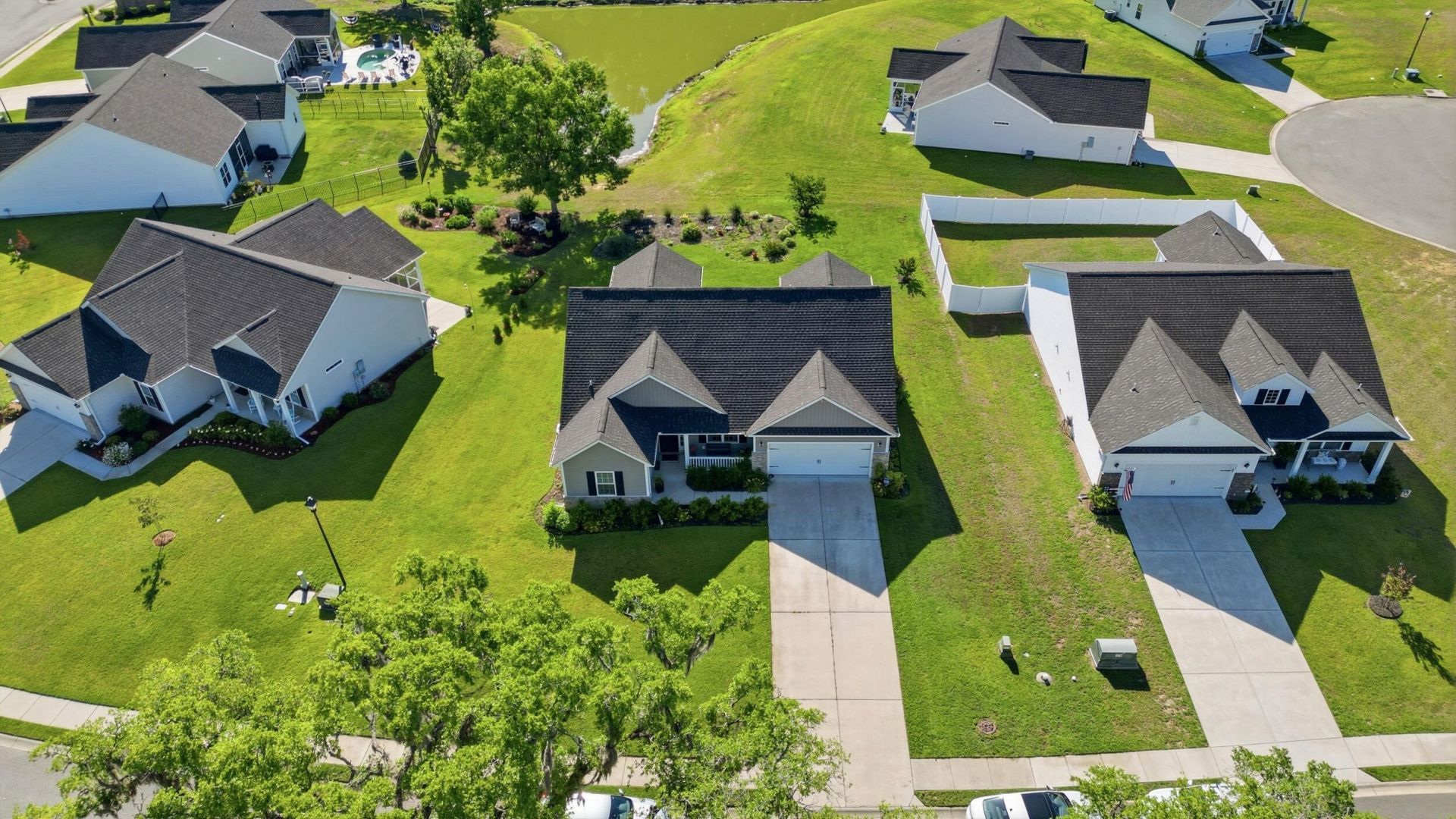 105 N Levee Drive Photo 49