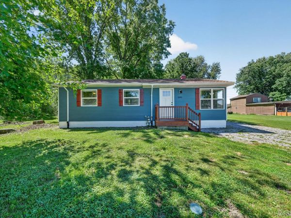 2185 N Channel Drive, Clay Township, Mi 48028