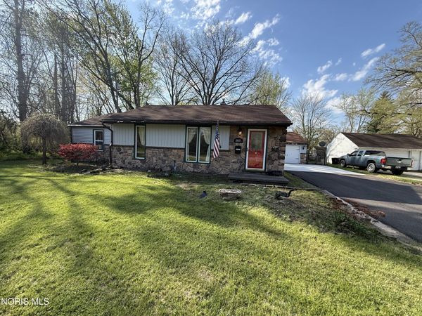 5927 Greenacre Road , Toledo, OH 43615