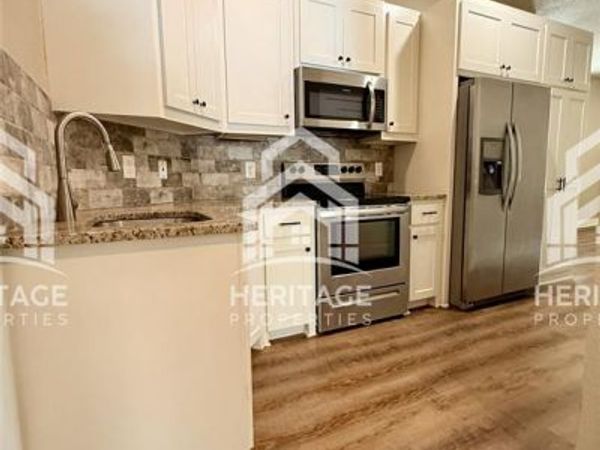 1008 Halsell Street , Unit 200, Bridgeport, TX 76426
