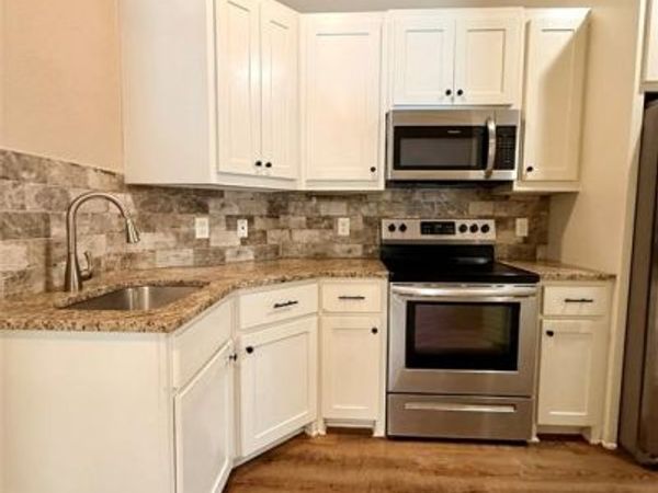 1008 Halsell Street, Unit 200, Bridgeport, TX 76426