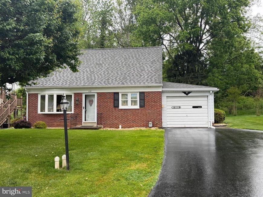 1339 Meadowcreek Lane , Lancaster, PA 17603 Main Photo