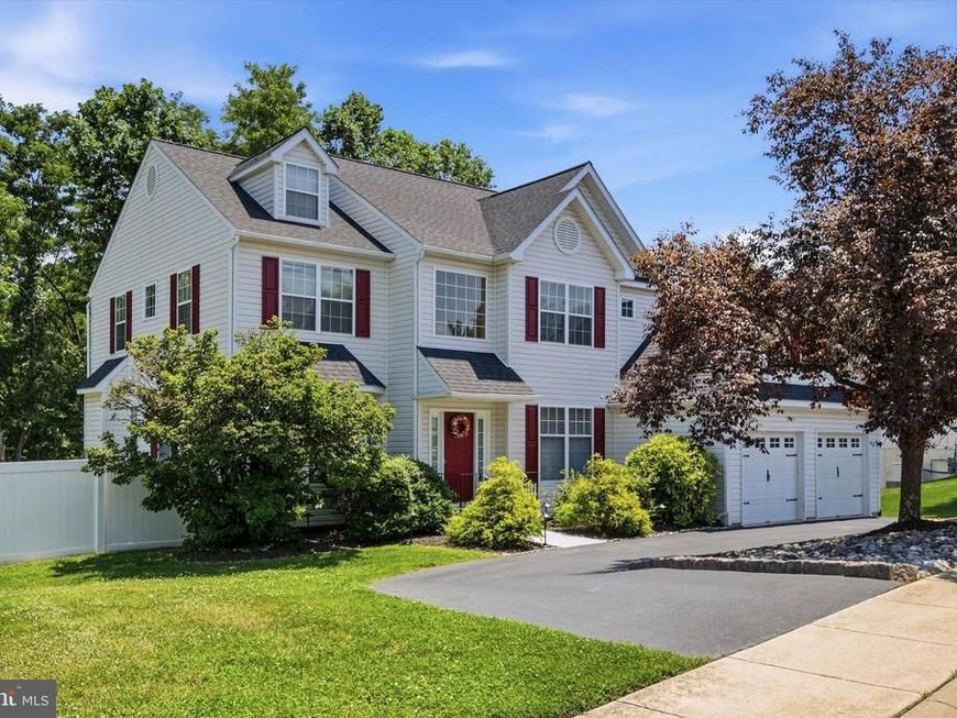 112 Spring Valley Way, Aston, PA 19014 Main Photo