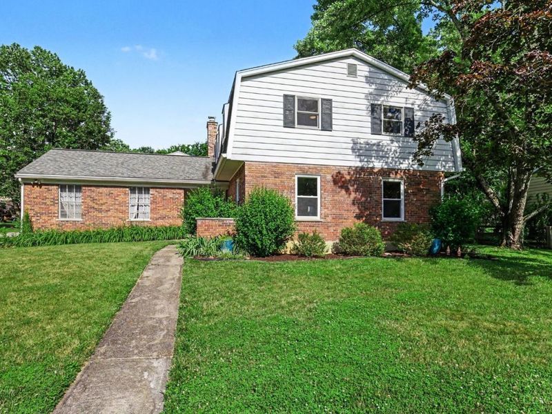 1992 Gainsborough Lane, Anderson Twp, OH 45230 Photo 2