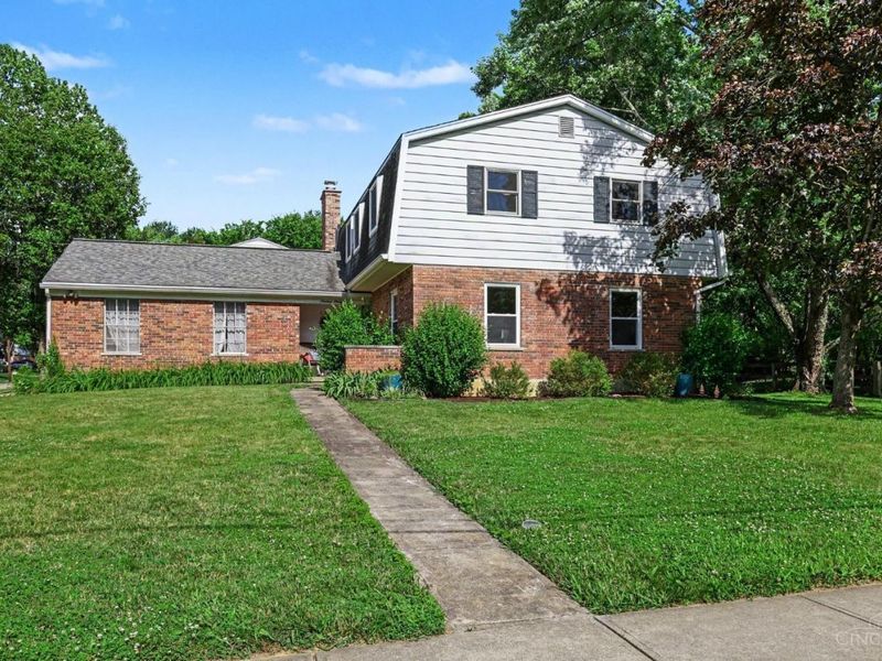 1992 Gainsborough Lane, Anderson Twp, OH 45230 Photo 3