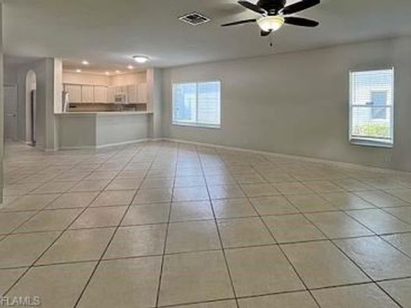 8155 Pacific Beach DR, FORT MYERS, FL 33966