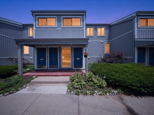 9579 Harbour Cove Court, Unit 8, Ypsilanti, MI 48197