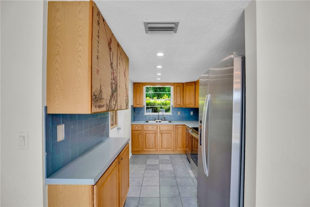 1401 31st Avenue, Vero Beach, FL 32960 Photo