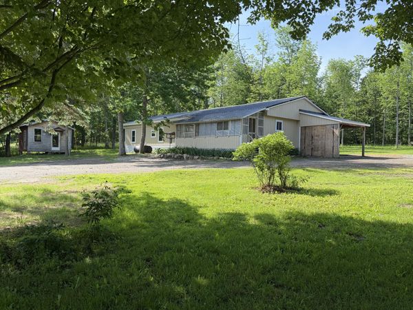 199 Dunn Road , Dexter, ME 04930