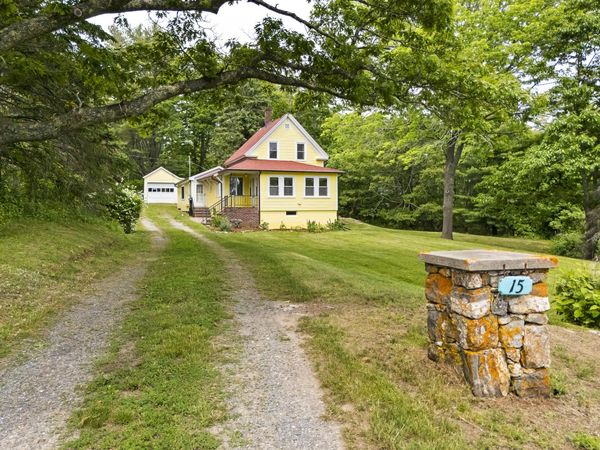 15 Lakeview Road, Boothbay Harbor, ME 04538