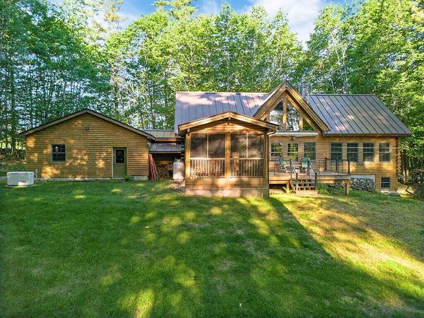 64 Parsons Road , Norway, ME 04268