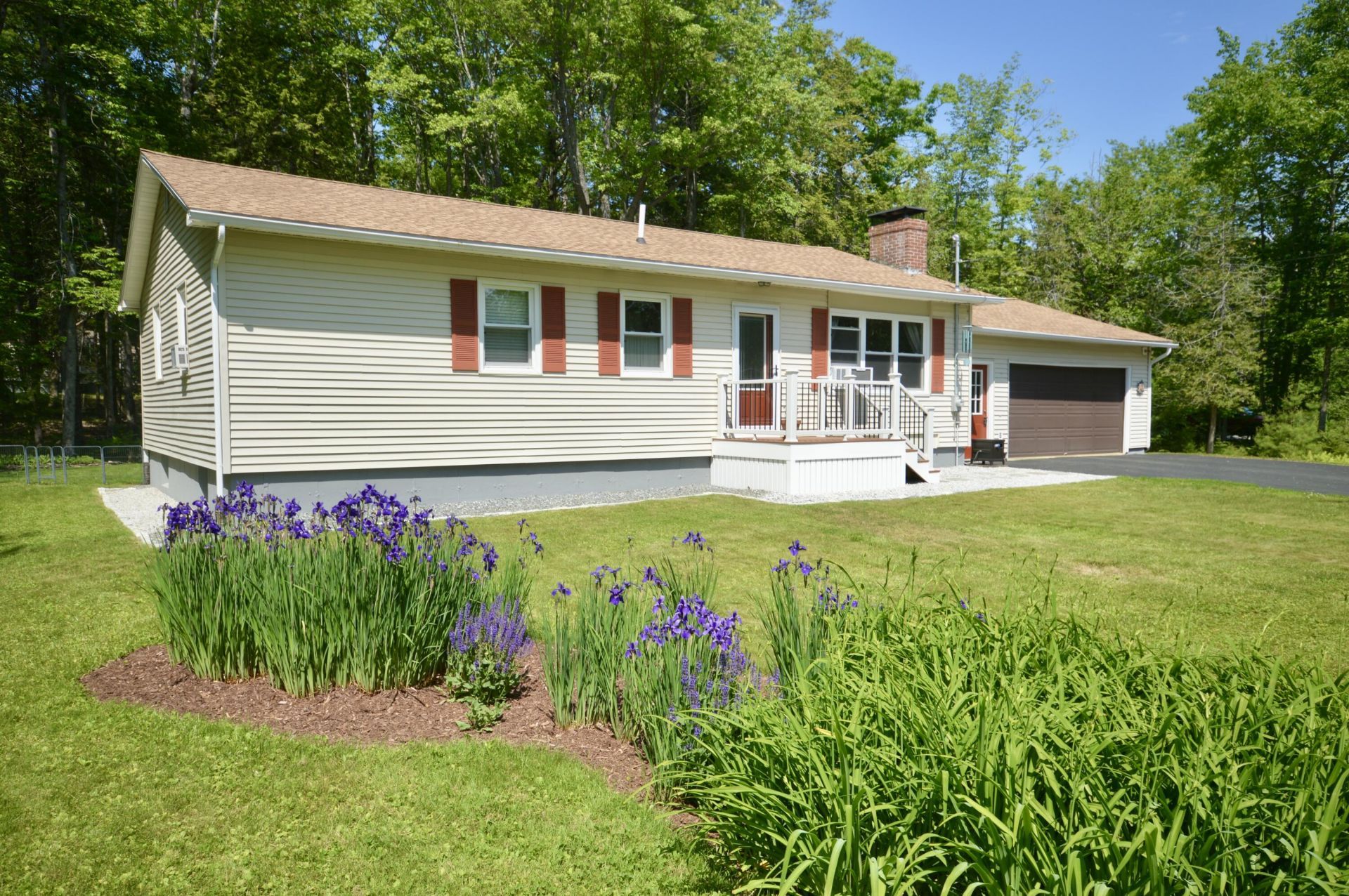 226 Center Drive, Orrington, ME 04474 Main Photo