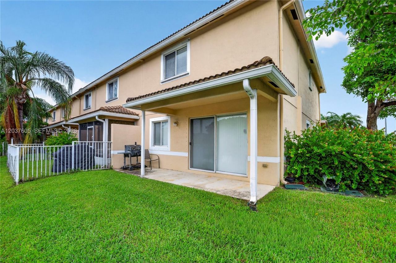 8968 Lancaster St, Tamarac, FL 33321 Photo