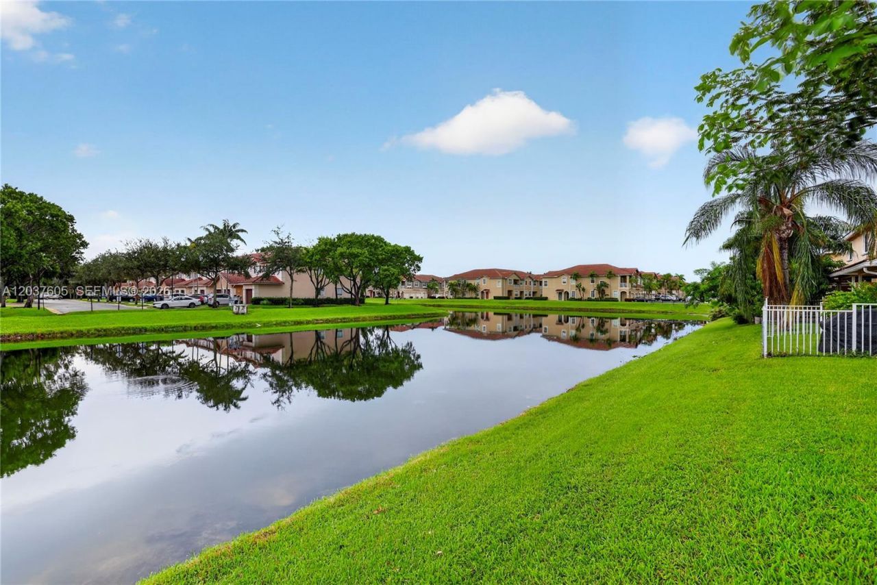 8968 Lancaster St, Tamarac, FL 33321 Photo