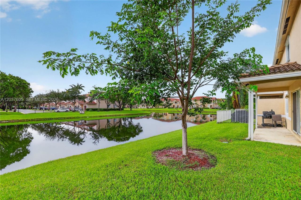 8968 Lancaster St, Tamarac, FL 33321 Photo