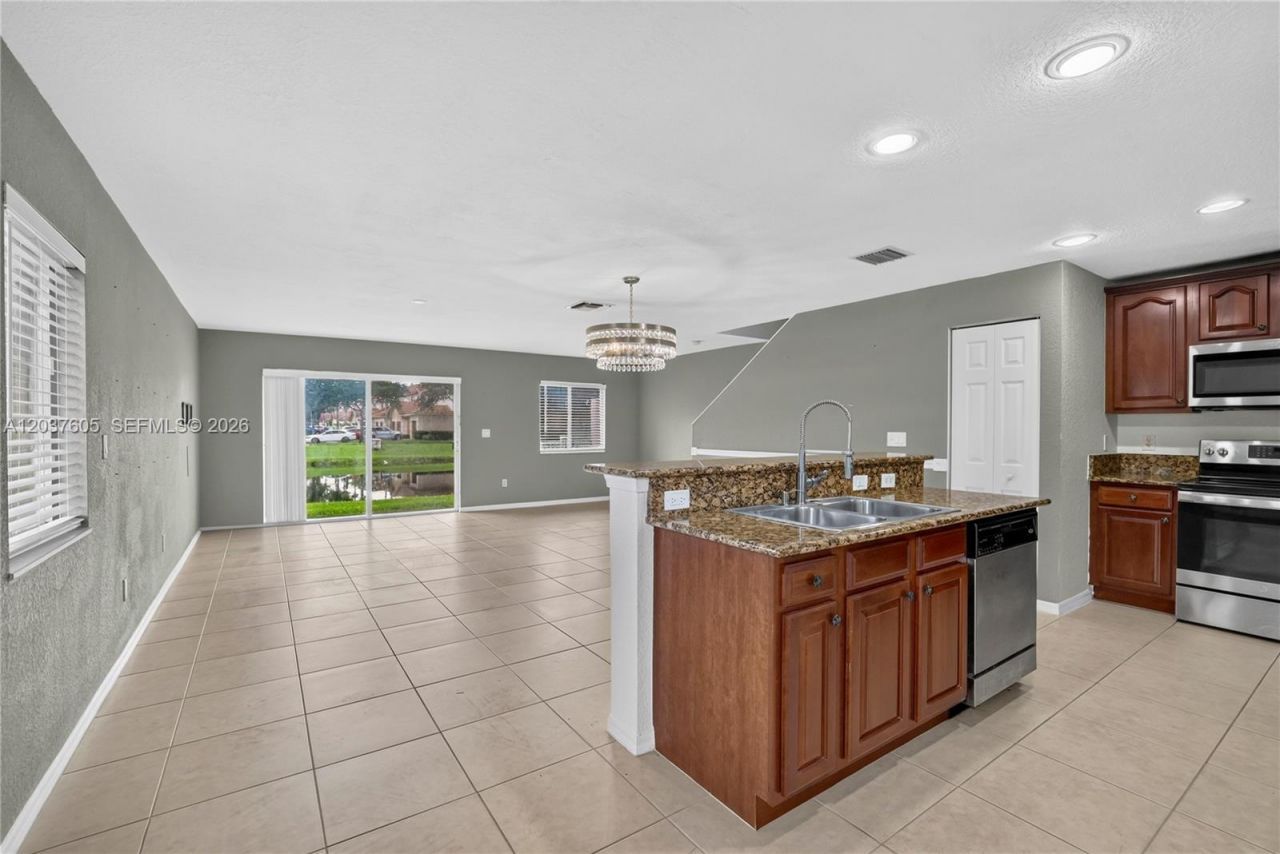 8968 Lancaster St, Tamarac, FL 33321 Photo