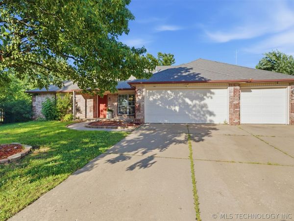 1302 W Orlando Street , Broken Arrow, OK 74011