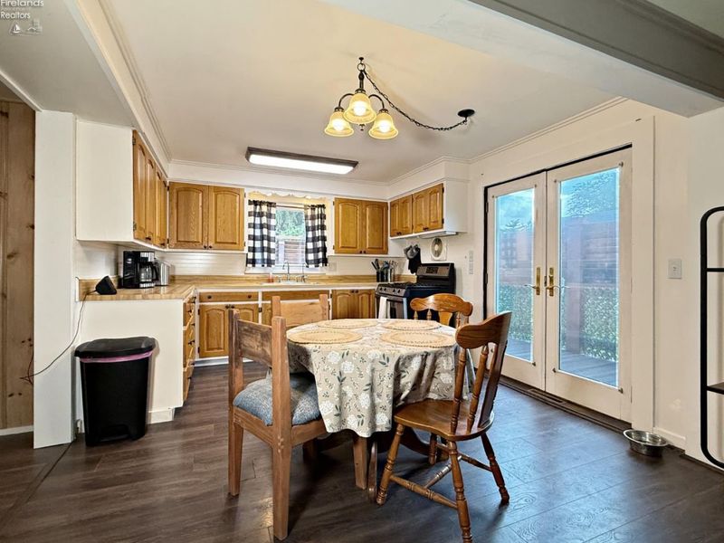 827 Upton Road, Fremont, OH 43420 Photo 10