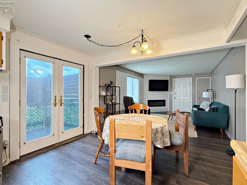 827 Upton Road, Fremont, OH 43420 Photo 12