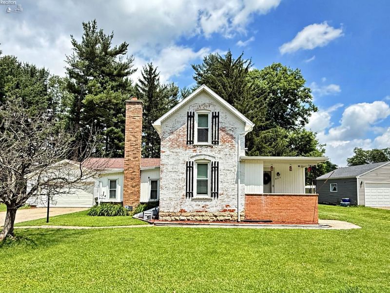 827 Upton Road, Fremont, OH 43420 Photo 2