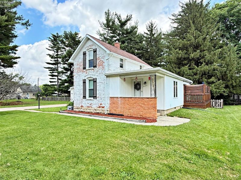 827 Upton Road, Fremont, OH 43420 Photo 3