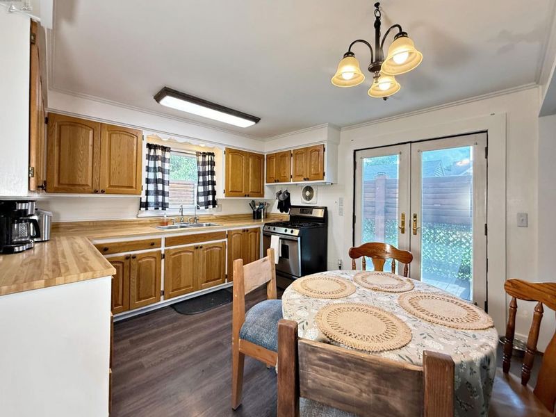827 Upton Road, Fremont, OH 43420 Photo 9